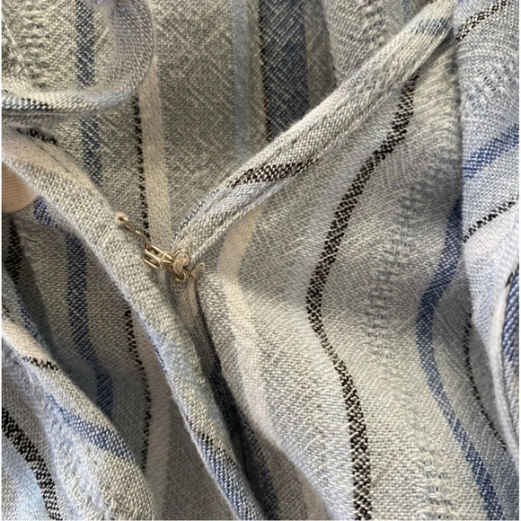 Cloth & Stone Striped Tie Back Rayon Linen Blue romper
Jumpsuit pants Size Large - Picture 11 of 15